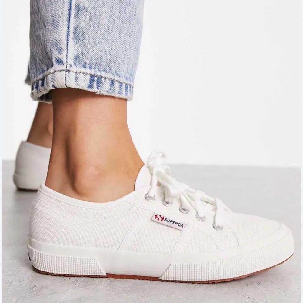 Superga 2750 Cotu Classic White Canvas Low-Top Lace-Up Sneakers for Women Sz36